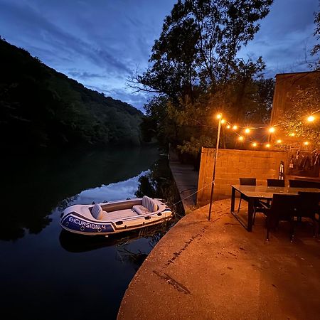 House On The River บลากาย ภายนอก รูปภาพ