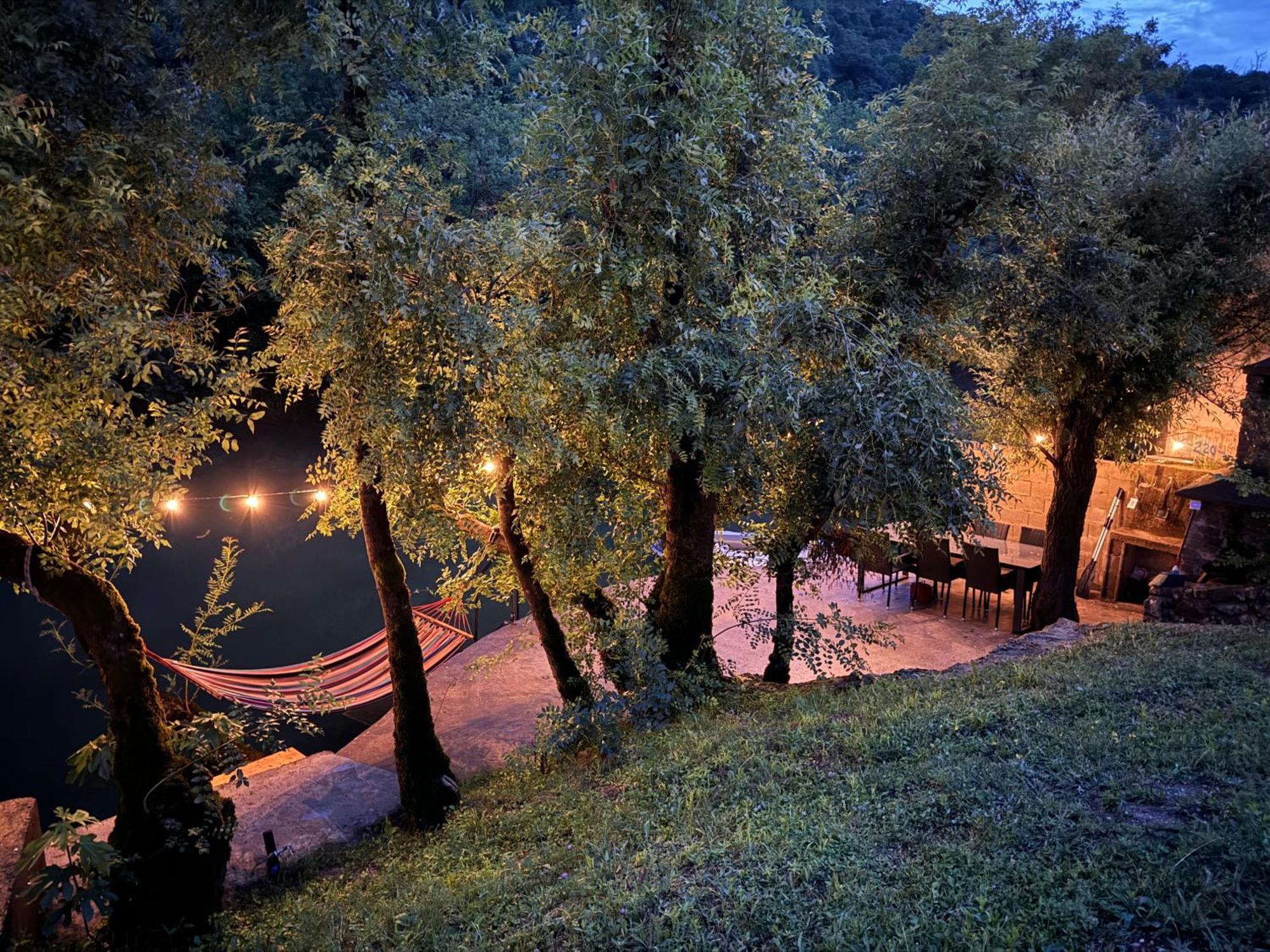 House On The River บลากาย ภายนอก รูปภาพ